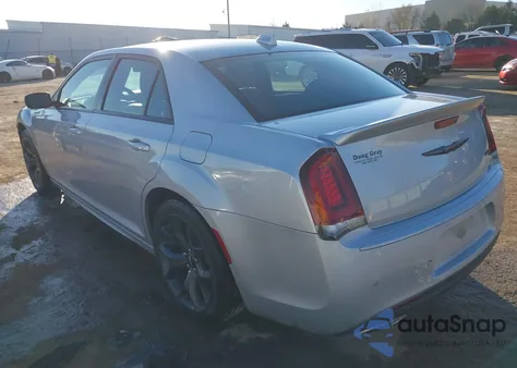 2021 Chrysler 300 300S z USA, uszkodzony, nr VIN 2C3CCABG0MH660663